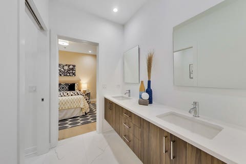 Tiny photo for 5114 S Kenwood Avenue #3B, Chicago, IL 60615 (MLS # 12578358)