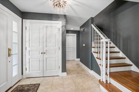 Tiny photo for 455 W Hawthorne Court, Lake Bluff, IL 60044 (MLS # 12750837)
