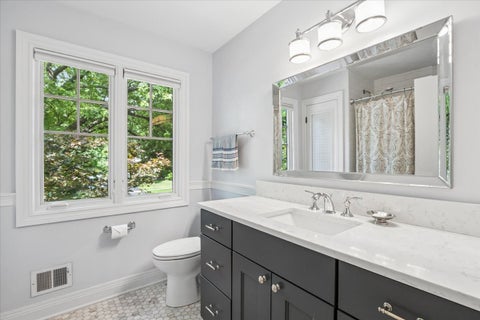 Tiny photo for 455 W Hawthorne Court, Lake Bluff, IL 60044 (MLS # 12750837)