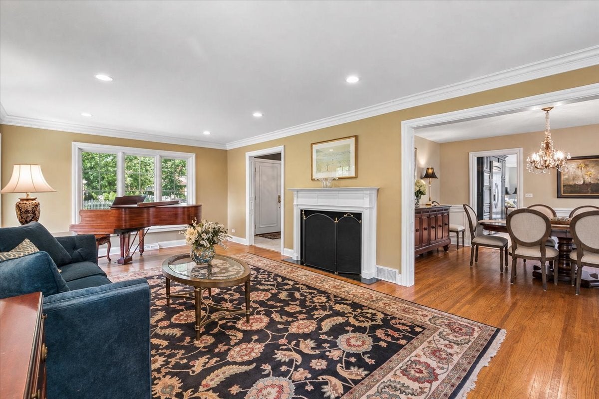 455 W Hawthorne Court