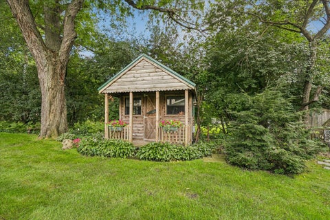 Tiny photo for 455 W Hawthorne Court, Lake Bluff, IL 60044 (MLS # 12750837)