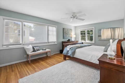 Tiny photo for 455 W Hawthorne Court, Lake Bluff, IL 60044 (MLS # 12750837)