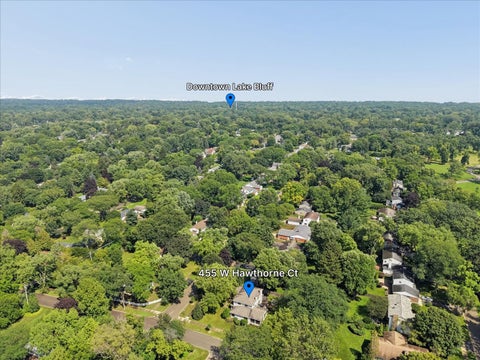 Tiny photo for 455 W Hawthorne Court, Lake Bluff, IL 60044 (MLS # 12750837)