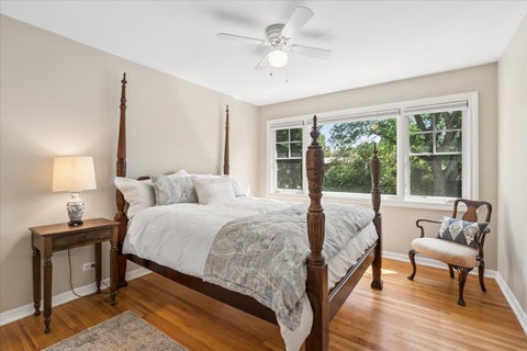 Tiny photo for 455 W Hawthorne Court, Lake Bluff, IL 60044 (MLS # 12750837)
