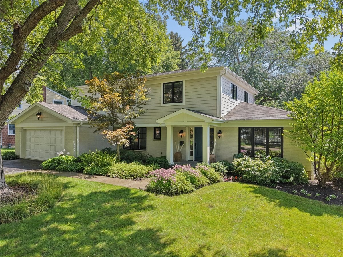 455 W Hawthorne Court