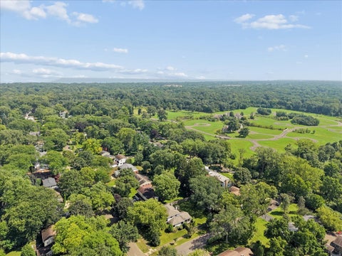 Tiny photo for 455 W Hawthorne Court, Lake Bluff, IL 60044 (MLS # 12750837)