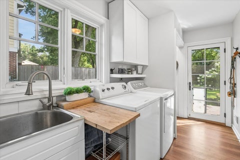 Tiny photo for 455 W Hawthorne Court, Lake Bluff, IL 60044 (MLS # 12750837)