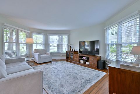 Tiny photo for 259 Willow Parkway, Buffalo Grove, IL 60089 (MLS # 12498620)