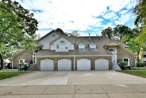 Tiny photo for 259 Willow Parkway, Buffalo Grove, IL 60089 (MLS # 12498620)
