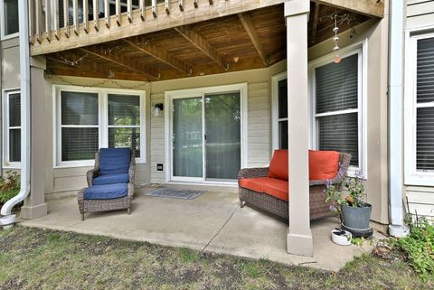 Tiny photo for 259 Willow Parkway, Buffalo Grove, IL 60089 (MLS # 12498620)