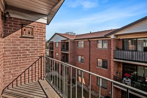 Tiny photo for 8426 W Catalpa Avenue #303, Chicago, IL 60656 (MLS # 12543286)