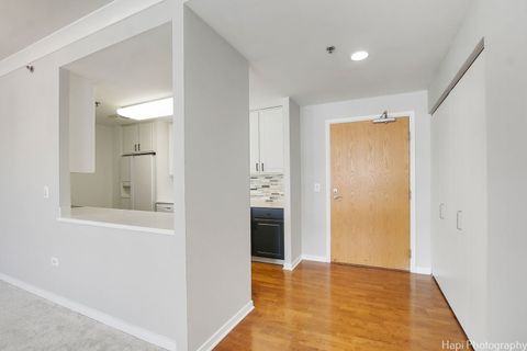 Tiny photo for 77 S Evergreen Avenue #206, Arlington Heights, IL 60005 (MLS # 12666175)
