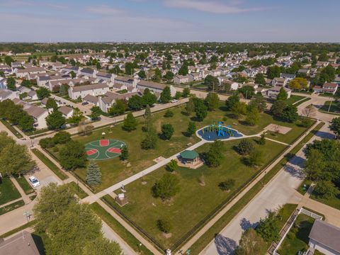 Tiny photo for 923 E Shelbourne Drive #923, Normal, IL 61761 (MLS # 12610393)