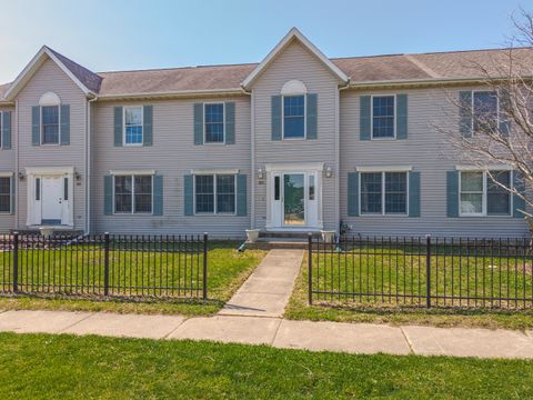 Photo of 923 E Shelbourne Drive #923, Normal, IL 61761 (MLS # 12610393)