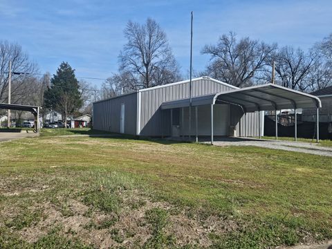 Tiny photo for 606 Orchard Street N, West Frankfort, IL 62896 (MLS # 12598219)