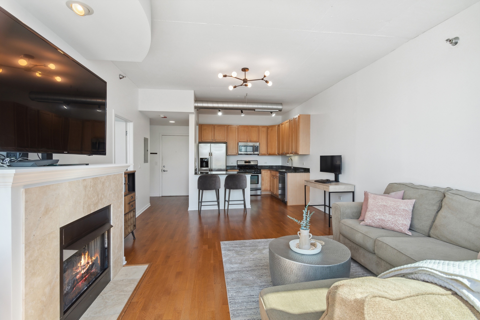 909 W Washington Boulevard 1001