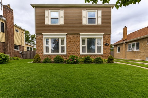Tiny photo for 744 Manchester Avenue, Westchester, IL 60154 (MLS # 12750170)