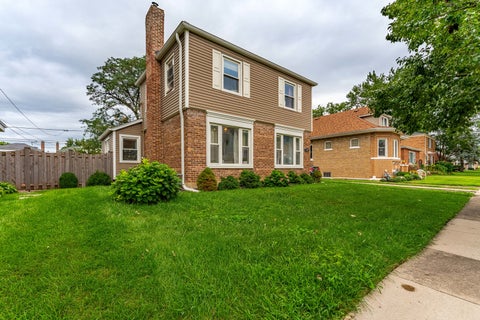 Tiny photo for 744 Manchester Avenue, Westchester, IL 60154 (MLS # 12750170)