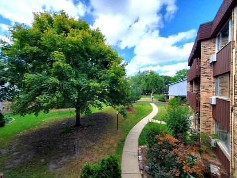 Tiny photo for 940 E Old Willow Road #207, Prospect Heights, IL 60070 (MLS # 12494995)