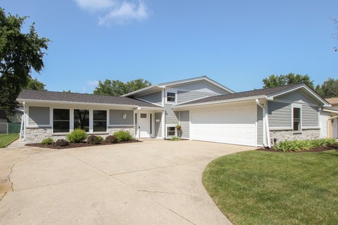Photo of 7934 KENSINGTON Lane, Hanover Park, IL 60133 (MLS # 12742804)