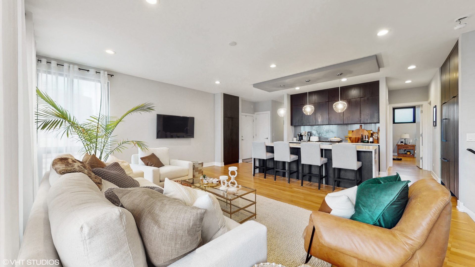 1203 W Superior Street 1C