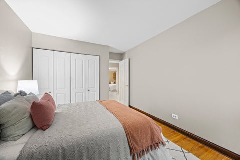Tiny photo for 1 Maple Tree Court, Elmhurst, IL 60126 (MLS # 12682627)