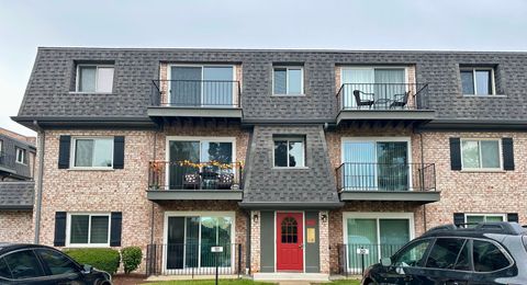 Photo of 904 S Plum Grove Road #301, Palatine, IL 60067 (MLS # 12496717)