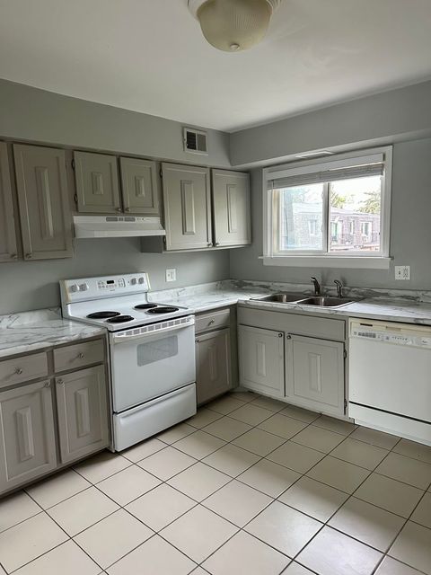Tiny photo for 904 S Plum Grove Road #301, Palatine, IL 60067 (MLS # 12496717)
