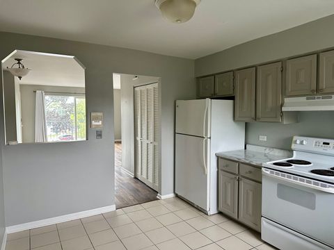 Tiny photo for 904 S Plum Grove Road #301, Palatine, IL 60067 (MLS # 12496717)