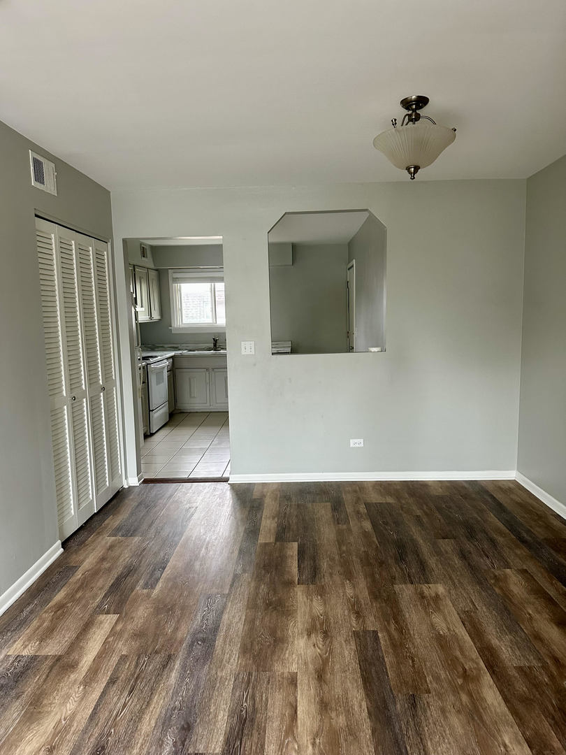 904 S Plum Grove Road 301