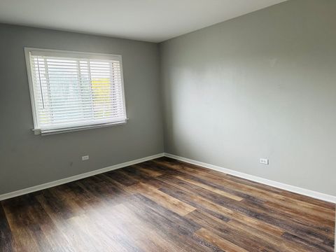 Tiny photo for 904 S Plum Grove Road #301, Palatine, IL 60067 (MLS # 12496717)