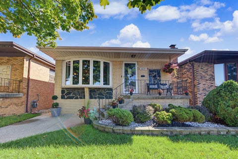 Photo of 11629 S Avenue J, Chicago, IL 60617 (MLS # 12775603)
