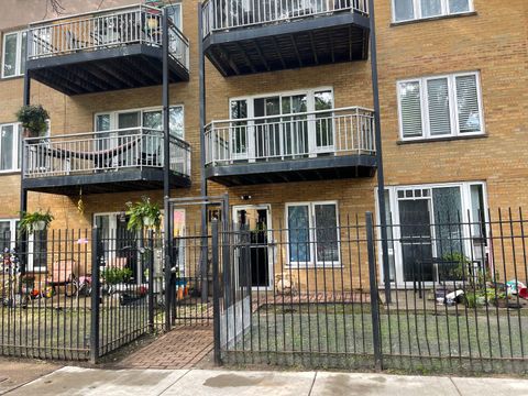 Tiny photo for 1514 W PRATT Boulevard #1B, Chicago, IL 60626 (MLS # 12487316)