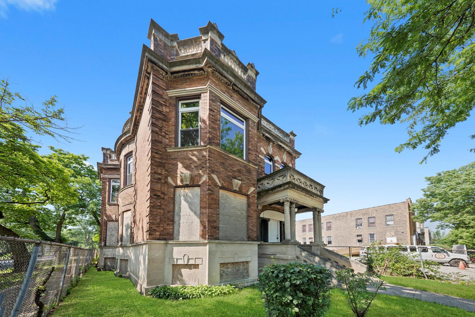 3301 W Douglas Boulevard