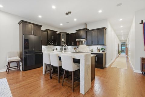 Tiny photo for 925 N Larrabee Street #2N, Chicago, IL 60610 (MLS # 12583369)