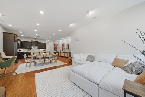 Tiny photo for 925 N Larrabee Street #2N, Chicago, IL 60610 (MLS # 12583369)