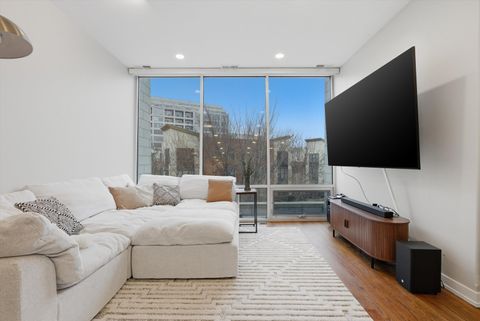 Tiny photo for 925 N Larrabee Street #2N, Chicago, IL 60610 (MLS # 12583369)