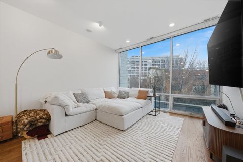 Tiny photo for 925 N Larrabee Street #2N, Chicago, IL 60610 (MLS # 12583369)