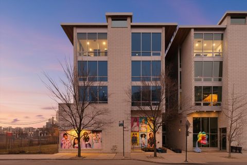 Tiny photo for 925 N Larrabee Street #2N, Chicago, IL 60610 (MLS # 12583369)