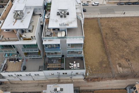 Tiny photo for 925 N Larrabee Street #2N, Chicago, IL 60610 (MLS # 12583369)