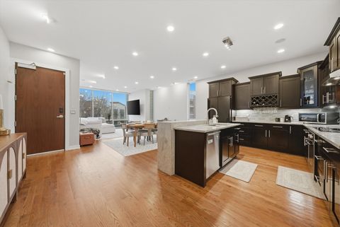 Tiny photo for 925 N Larrabee Street #2N, Chicago, IL 60610 (MLS # 12583369)