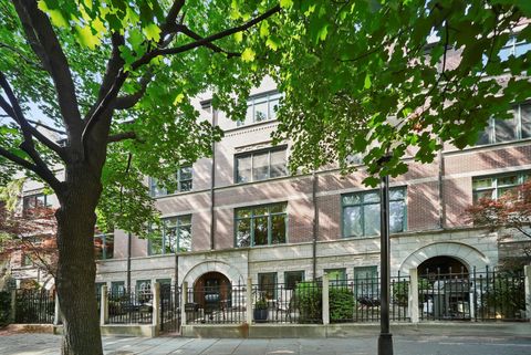 Tiny photo for 1478 S PRAIRIE Avenue #E, Chicago, IL 60605 (MLS # 12488604)