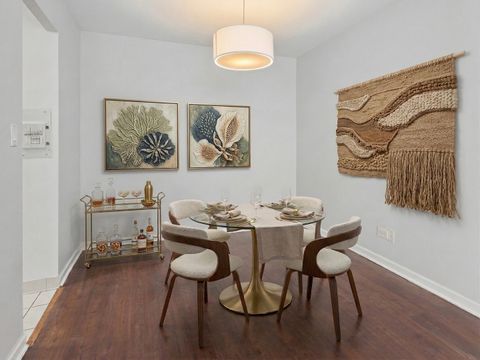 Tiny photo for 6171 N Sheridan Road #2104, Chicago, IL 60660 (MLS # 12578141)