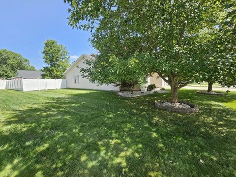 Tiny photo for 404 W Beacon Court, Mt Vernon, IL 62864 (MLS # 12693309)
