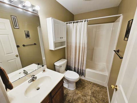Tiny photo for 404 W Beacon Court, Mt Vernon, IL 62864 (MLS # 12693309)
