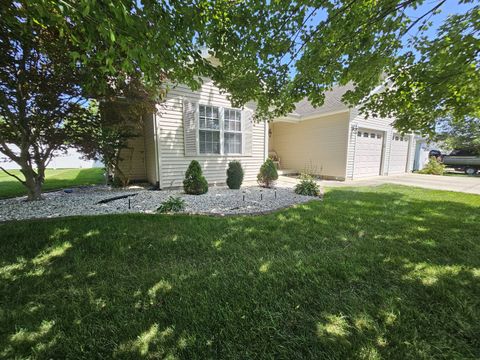 Tiny photo for 404 W Beacon Court, Mt Vernon, IL 62864 (MLS # 12693309)