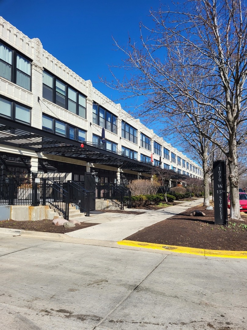 1070 W 15TH Street 112