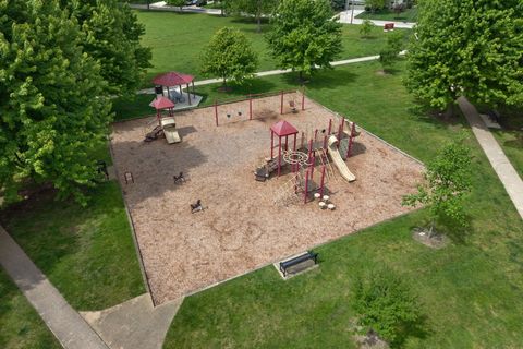 Tiny photo for 938 S 5th Street, St. Charles, IL 60174 (MLS # 12652850)
