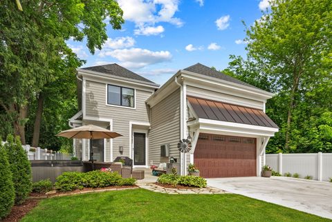 Tiny photo for 938 S 5th Street, St. Charles, IL 60174 (MLS # 12652850)