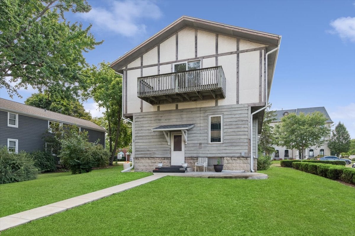 135 Aurora Avenue
